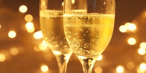 WineBubbles-glasses-900x450