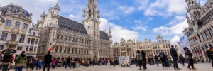 BrusselsSquarePeople-900x300